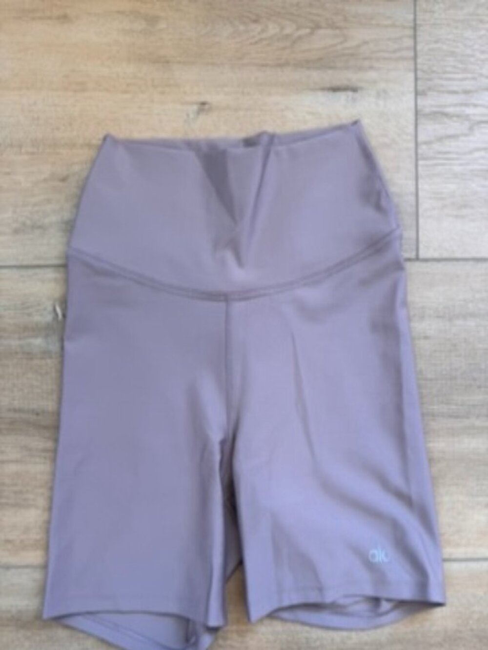Alo Biker Shorts - Tan - XS